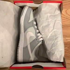 Size 3Y Nike Dunks. Pure Platinum/ White-Wolf Grey. Worn and creased